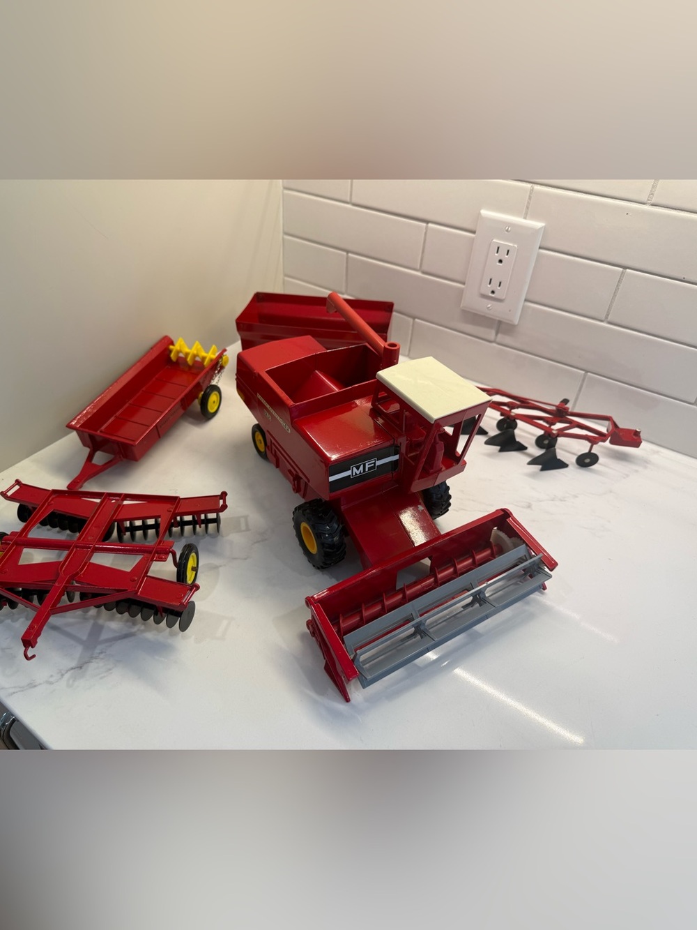 Vintage ERTL Massey Ferguson Farm Toy Lot — 5 Pieces